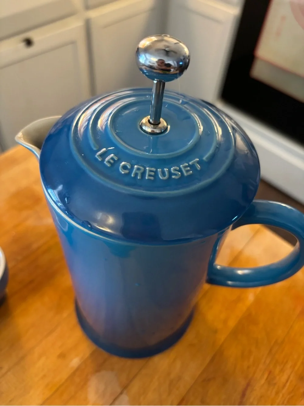Le Creuset Stoneware French Press 2 Cups Saucers Espresso Blue Marseille Set